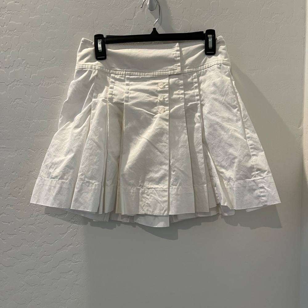 Maeve (Anthropologie) Size  0 White Pleated Front buttons Mini